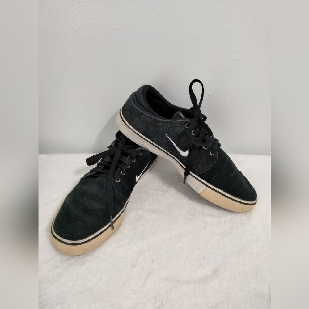 Nike SB Team Edition size 8.5 shoe